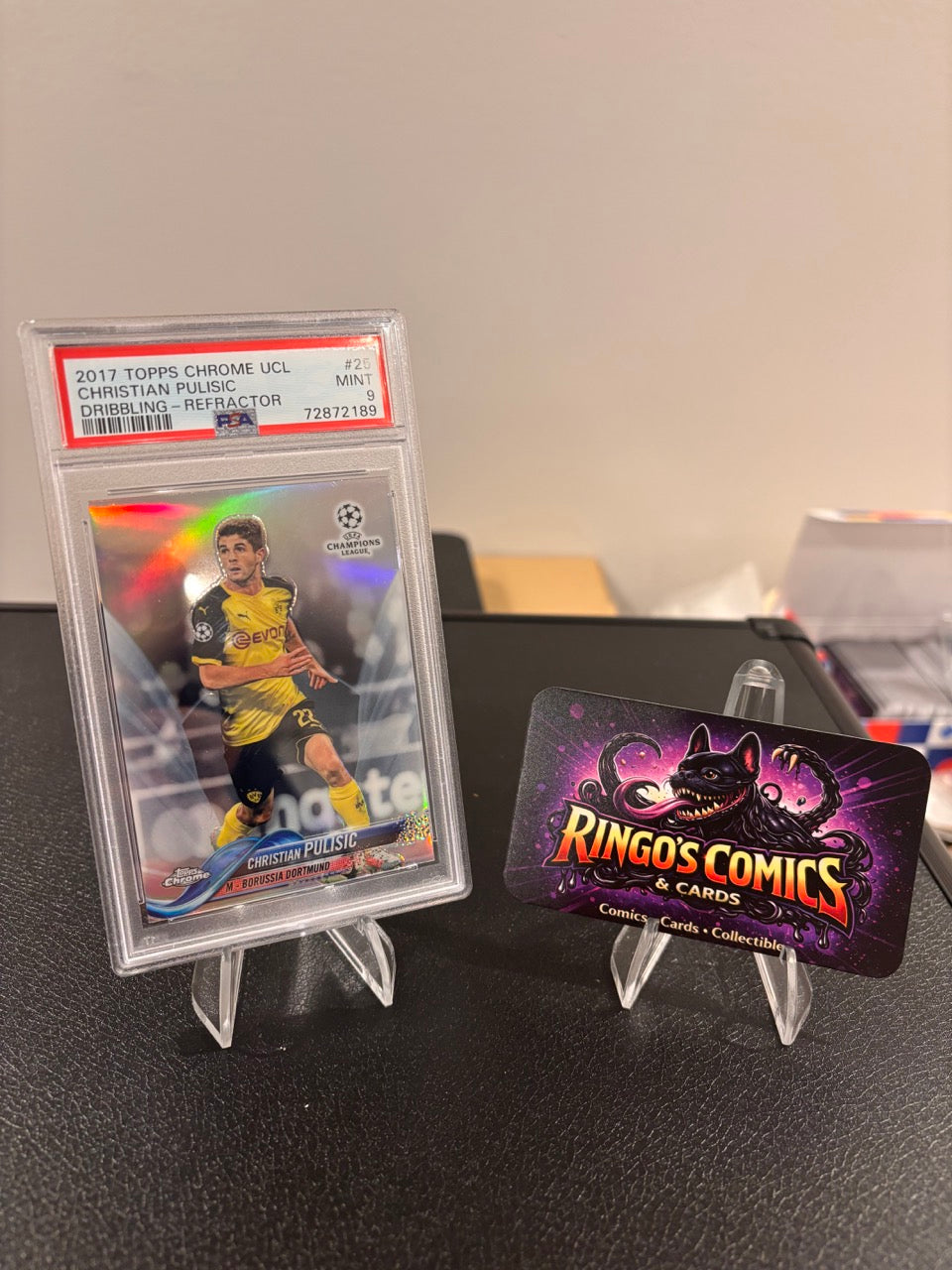2017 Topps Chrome UCL Christian Pulisic Dribbling Refractor #25 PSA 9